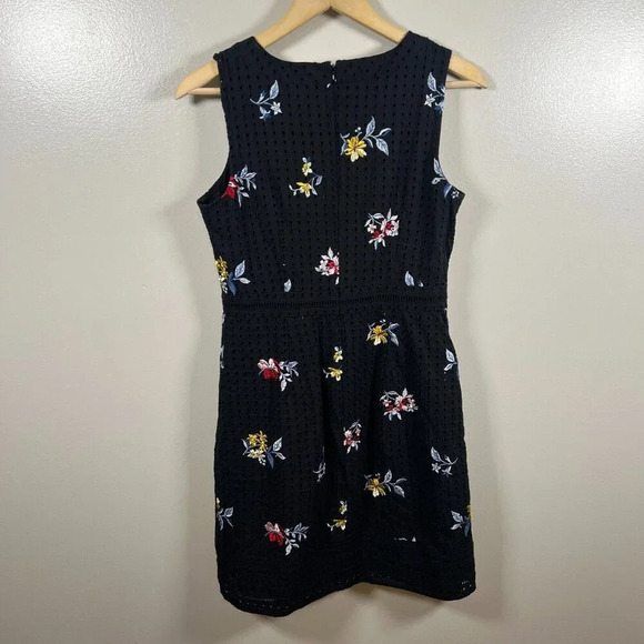 Ann Taylor Eyelet Floral Sheath Dress Size 6 Black Work Office Career Church - Picture 2 of 10